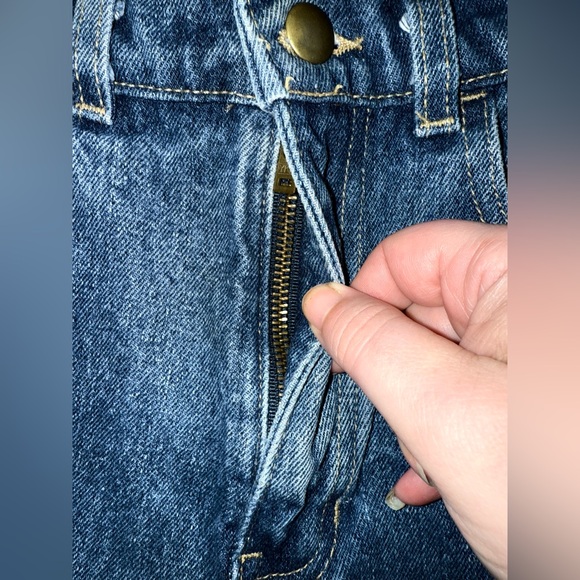 American Apparel Women's Denim High-Waist Cuff Short medium wash size 28 - Picture 5 of 11